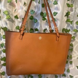Tan oversized Tory Burch purse